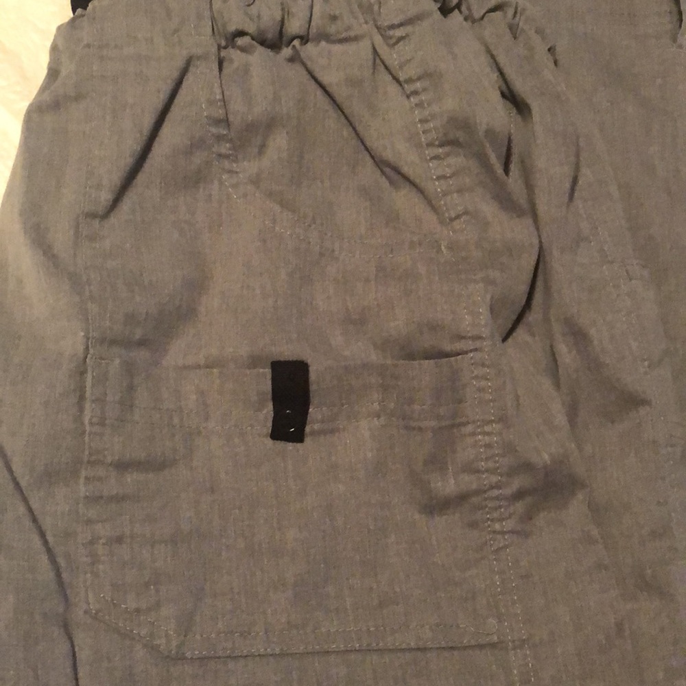Butter-soft drawstring scrub set - Picture 5 of 9